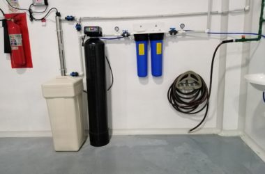 sistema de filtración, suavizado y esterilizacón de de agua
